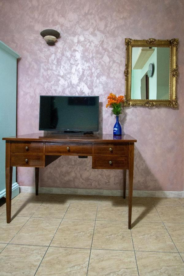 B&B Colorful Suite Yard โรม ภายนอก รูปภาพ