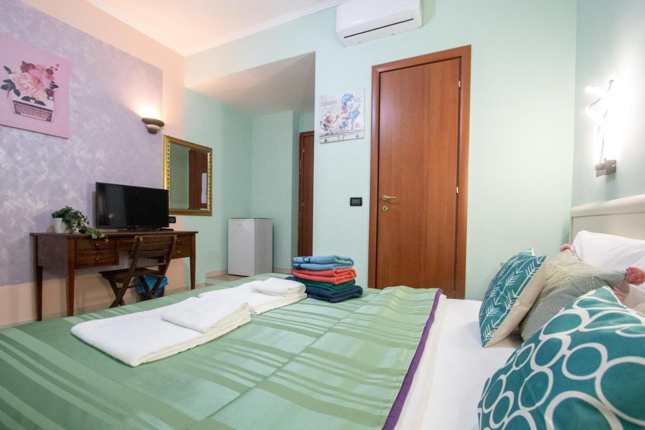 B&B Colorful Suite Yard โรม ภายนอก รูปภาพ
