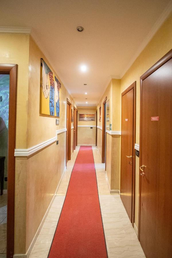 B&B Colorful Suite Yard โรม ภายนอก รูปภาพ